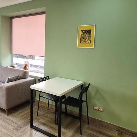 2V1 - Sheshi Willson Apartment Tiranë Ngoại thất bức ảnh