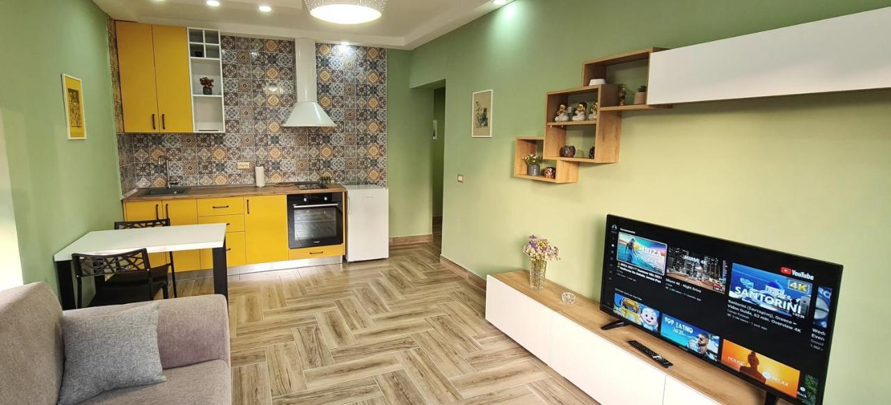 2V1 - Sheshi Willson Apartment Tiranë Ngoại thất bức ảnh